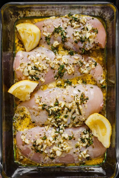 Lowcarb Chicken Recipe, Medeteranian Chicken Marinade, Very Easy Dinner Ideas, Athenian Chicken Recipes, Greek Chicken Pan Dinner, Healthy Dinner Chicken Breast, Easy Grill Chicken Recipes, Marinated Mediterranean Chicken, Chicken Marinade Mediterranean