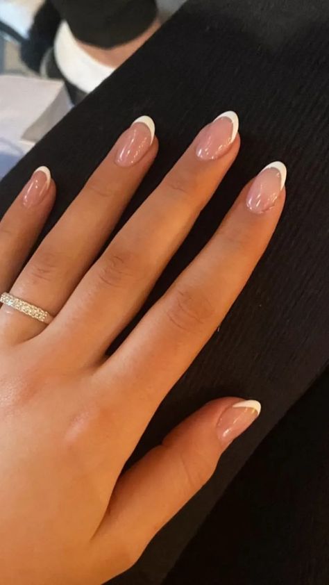 back to school nails Simple Nails Gel Polish, Nails Ideas For School Short, Back To School Nail Inspo Short Nails, Short Nails Inspo French Tip, Nail Inspo For School Dance, Simple Sliver Nails, Natural Back To School Nails, Super Short Gel X Nails, Classy Hoco Nails