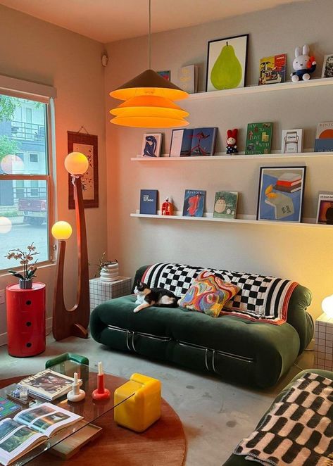 Colourful Eclectic Living Room, Colourful Rental Apartment, Eclectic Retro Bedroom, Modern Eclectic Aesthetic, Art Pop Interior Design, House Interior Colourful, Interior Design Retro Modern, Bedroom Eclectic Modern, Primary Color Apartment