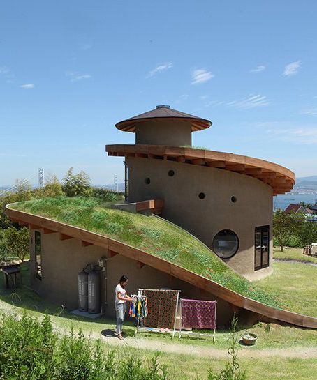 Awaji Island, Unusual House, Spiral Garden, Casa Hobbit, Earthship Home, Cob House, Earth Homes, Natural Building, Earthship