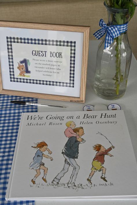 'Teddy bear's picnic' First birthday party theme - Mrs Lardeedah Picnic First Birthday Party, Teddy Bears Picnic Food, Picnic First Birthday, Bear Themed Party, Teddy Bear Picnic Birthday Party, 1st Birthday Boy Themes, Picnic Baby Showers, Bear Hunt, Picnic Birthday Party