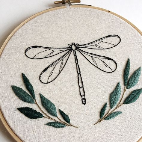 Embroidery Patterns Vintage, Embroidery Patterns Free, Creation Couture, Hand Embroidery Pattern, Sewing Embroidery Designs, Hand Embroidery Art, Modern Embroidery, Embroidery Hoop Art, Embroidery Craft