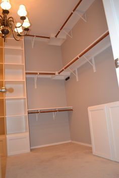 Small Walk In Closet, Closet Redo, Corner Closet, Dressing Design, Walking Closet, Closet Renovation, Closet Layout, Closet Remodel, Dream Closets