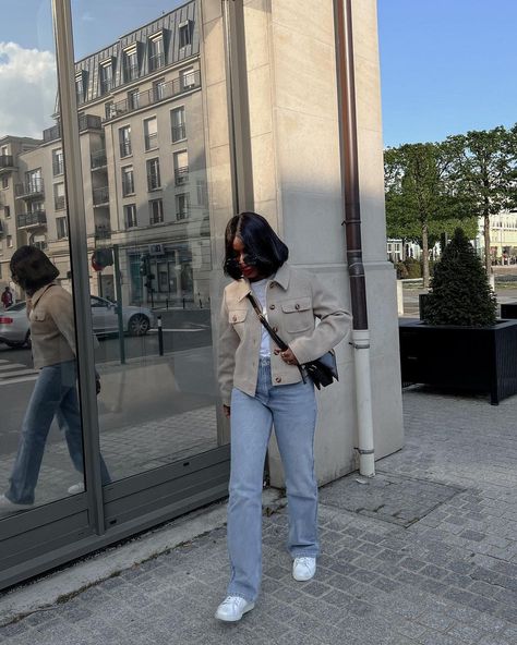 Aïda BADJI (@aidabadji_) • Instagram photos and videos Shacket Outfit Ideas, Shacket Outfit Women, Dress With Ankle Boots, Shacket Outfit, Spring Trends Outfits, Outfit Primavera, Dress With Stockings, Snow Outfit, Outfit Formulas