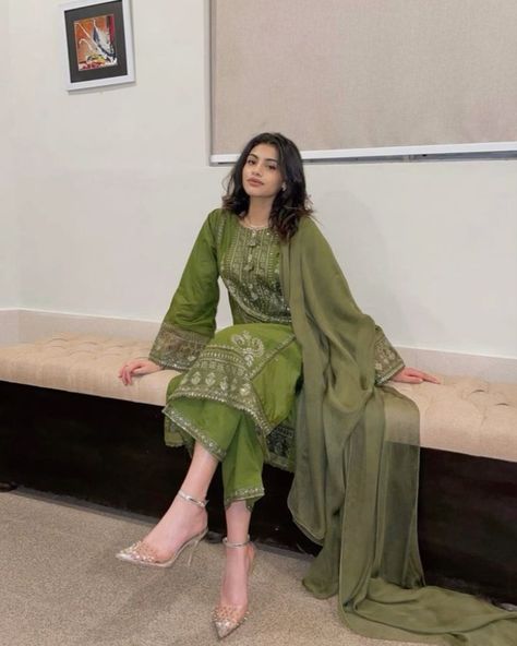 designer suits for women Pakistani Outfits Ideas, Everyday Pakistani Outfits, Aesthetic Pakistani Suits, Aesthetic Desi Clothes, Desi Dress Pakistani Outfits, Wedding Outfit Women Indian, Dashain Outfits, Pakistani Suits Design Ideas, Poses In Desi Outfit