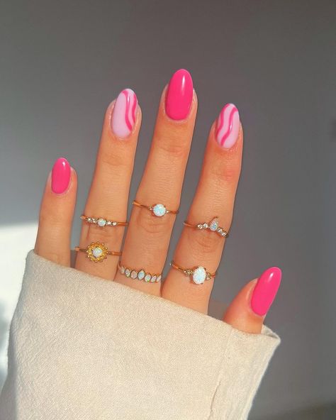 50+ Insanely Cute Spring Nail Designs To Try Out Thanksgiving Nails Neutral, Round Nail Ideas Summer, Summer Nails With Lines, Cute Summer Nails Designs Simple, Easy Summer Nails To Do At Home, Summer Nail Simple, Summer Nails Simple Designs, Basic Summer Almond Nails, Nail Ideas Summer Pink