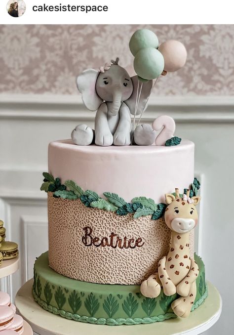 Tort Safari, Baby Cake Design, Animal Baby Shower Cake, Jungle Safari Cake, Safari Baby Shower Cake, Jungle Theme Cakes, Sheep Cake, Elmo Cake, Birthday Party Snacks