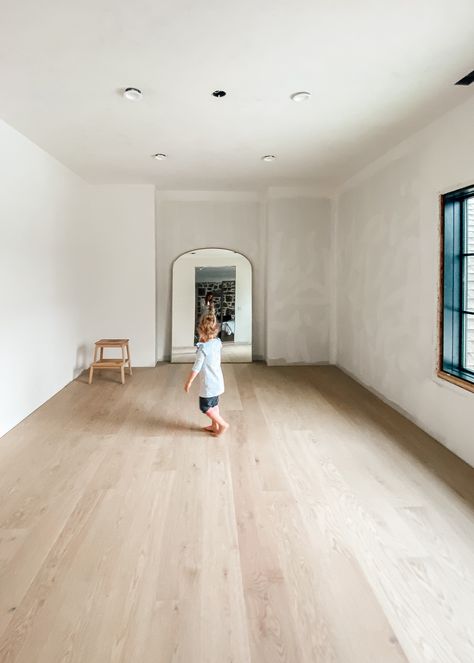 All about The New Wood Flooring throughout Our House! - Chris Loves Julia Lantai Vinil, Vinyl Wood Flooring, Wood Floor Design, Casa Country, Set Sofa, Light Wood Floors, White Oak Floors, Luxury Vinyl Plank Flooring, Basement Flooring