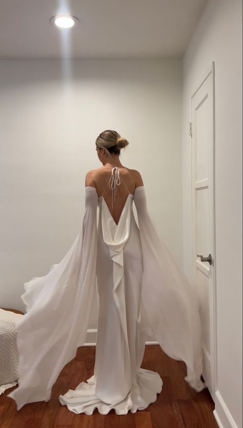 White Flowy Dress Goddesses, Ethereal Wedding Dress Goddesses, Flowy Silk Dress, Goddess Wedding Dress, Greek Wedding Dresses, Ethereal Bride, Simple Bridal Gowns, Ethereal Wedding Dress, 2nd Wedding Dresses