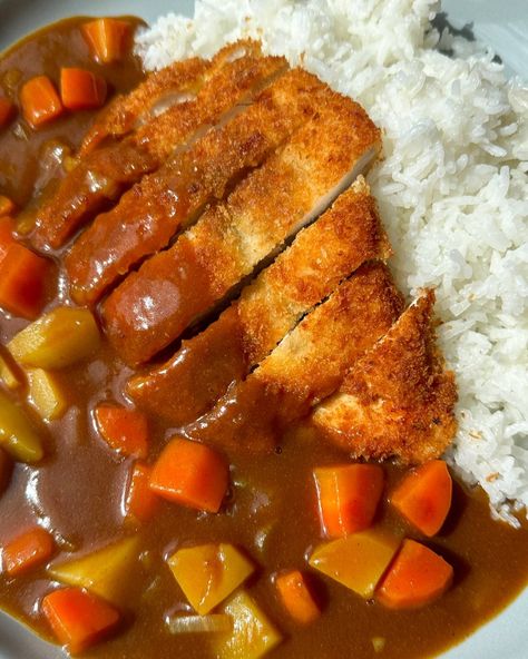 Japanese Chicken Katsu Curry Dinner Ideas Japanese, Japanese Katsu Curry Recipe, Japanese Chicken Katsu Curry, Japanese Lunch Ideas, Korean Curry, Chicken Katsu Curry Recipe, Japanese Curry Sauce, Japanese Chicken Katsu, Japanese Curry Recipe