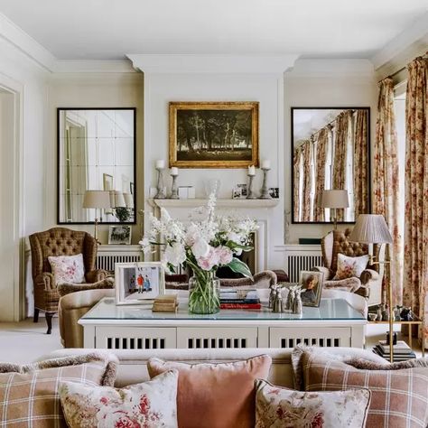 Ben Pentreath's dos and don'ts of decoratingDecorating tips from Ben Pentreath, the purveyor of the new English country house style Lesvos Greece, Greece House, Ben Pentreath, Block House, Country Modern Home, Kit Kemp, Country House Interior, Decorating Advice, Brown Furniture