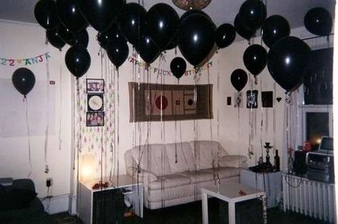 2014 Tumblr Party, Ahs Party, Tumblr Party, Tumblr Birthday, Emo Party, 17. Geburtstag, Grunge Party, Horror Party, House Of Balloons