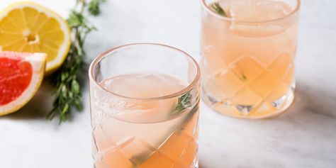 Cocktails To Make At Home, Vodka Cocktails Easy, Ruby Red Grapefruit, Vodka Cocktails Recipes, Vodka Martini, Spring Cocktails, Infused Vodka, Vodka Drinks, Spring Forward