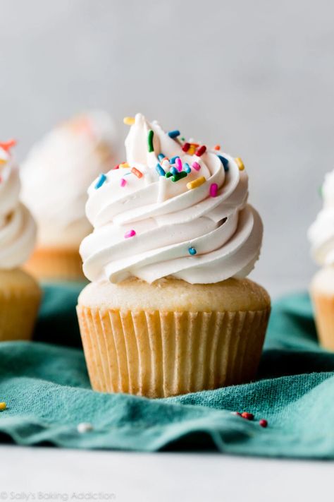 Small Batch Swiss Meringue Buttercream, Eggless Vanilla Cupcakes, Vegan Vanilla Cupcakes, Swiss Buttercream, Funfetti Cupcakes, Icing Recipes, Cakes Inspiration, Sally's Baking, Vegan Cupcakes