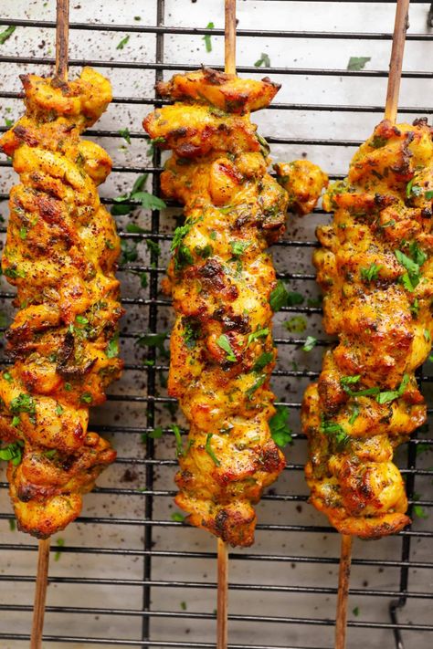 Chicken Skewers In Oven, Chorizo Skewers, Stuffed Pita, Chicken And Chorizo, Chicken Skewer Recipe, Grilled Chicken Skewers, Cheesecake Cups, Doner Kebab, Nashville Hot