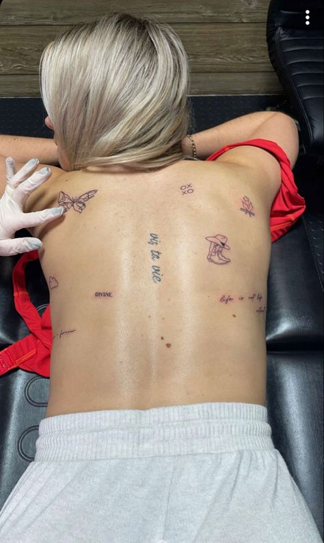 Back tattoos Small Dainty Patchwork Tattoos, Small Tattoo Patchwork, Patchwork Tattoos Back, Back Patchwork Tattoo Women Dainty, Back Tattoos Women Patchwork, Shoulder Tattoo Inspiration, Patchwork On Back Tattoo, Patchwork Tattoo Ideas Women Back, Tattoo Idea Patchwork