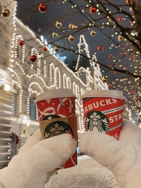 #aesthetic #starbucks New York Noel, Christmas Destinations, Christmas Dreaming, Starbucks Christmas, Cosy Christmas, Christmas Feeling, Christmas Inspo, Warm Christmas, Christmas Wonderland