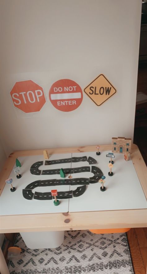 Road Signs, Road way, Flisat Activity Table, Sensory Bin Sensory Tables, Table Activities, Flisat Table, Sensory Table, Activity Table, Sensory Bin, Music Activities, Road Signs, Sensory Bins