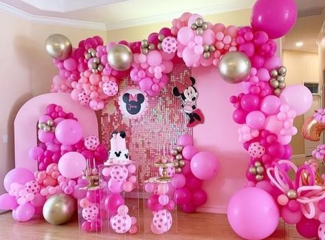 Toddler Party Ideas, Disney Themed Birthday Party, Minnie Mouse Themed Party, Disney Themed Birthday, Mouse Themed Party, Minnie Mouse Stickers, Themed Birthday Party Ideas, Minnie Mouse Birthday Party Decorations, Minnie Mouse First Birthday