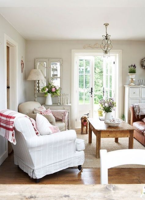 Country Cottage Living Room, Country Cottage Living, French Country Decorating Living Room, Living Room Decor Country, French Country Living, Cottage Shabby Chic, French Country Living Room, Country Cottage Decor, Cottage Living Rooms