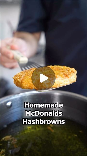 Oahu Family Fun - Activities & Events on Instagram: "Oh cornstarch and egg is the secret to getting them nice and crispy! Gotta try this! 

 @noflakeysalt McDonald’s Hashbrowns. What other recipes should we take from them? #hashbrowns #foodie #foodiesofinstagram" Hashbrowns Homemade, Mcdonalds Hashbrowns, Homemade Hashbrowns, Breakfast Essentials, Mcdonalds Breakfast, Restaurant Inspired Recipes, Hashbrown Recipes, Brunch Drinks, Potato Recipes Side Dishes