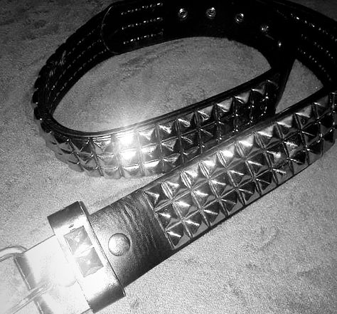 Alt Belt, Grunge Fashion Aesthetic, Cool Belts, 2000s Jewelry, Emo Outfits, Studded Belt, Funky Jewelry, Studded Leather