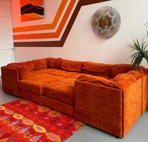 Vintage 70's Neon Orange Sectional Couch. Main couch is a rectangular "C" shape with moveable ottomans. The ottomans are placed in the "C" shape to make a giant couch Cool Couches Creative, 70s Playpen Couch, 70s Style Couch, Over The Couch Decor Ideas, 1970s Conversation Pit, Vintage 70s Decor, Faux Conversation Pit, 70’s Couch, Playpen Couch