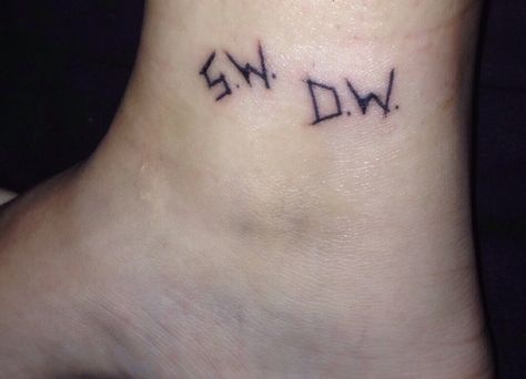 Supernatural tatoo number 2 ! Sam and Dean initials ! Sam Winchester Tattoo, Tattoo Ideas Supernatural, Sam And Dean Tattoo, Supernatural Tattoo Ideas, Spn Tattoo, Supernatural Tattoos, Dean Tattoo, Sam E Dean, Supernatural Tattoo