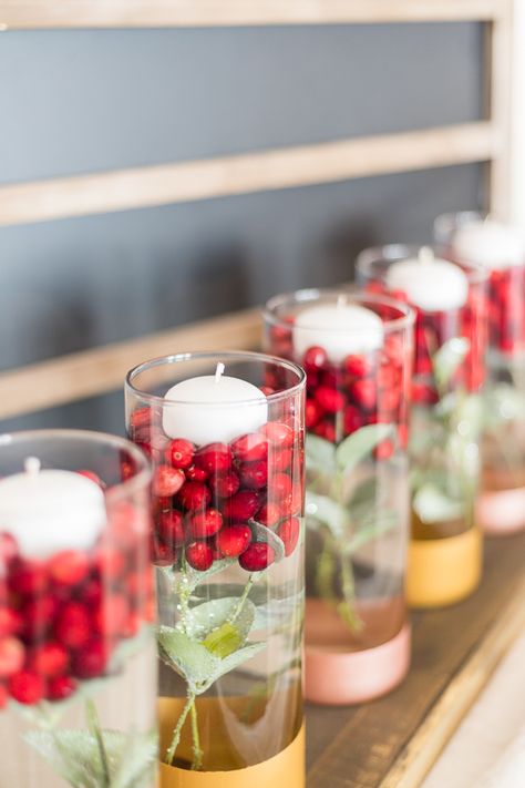 Cranberries Decor, Cranberry Centerpiece, Water Centerpieces, Food Centerpieces, Centerpiece Tutorial, Holiday Luncheon, Cranberry Thanksgiving, Christmas Luncheon, Amazing Christmas Trees