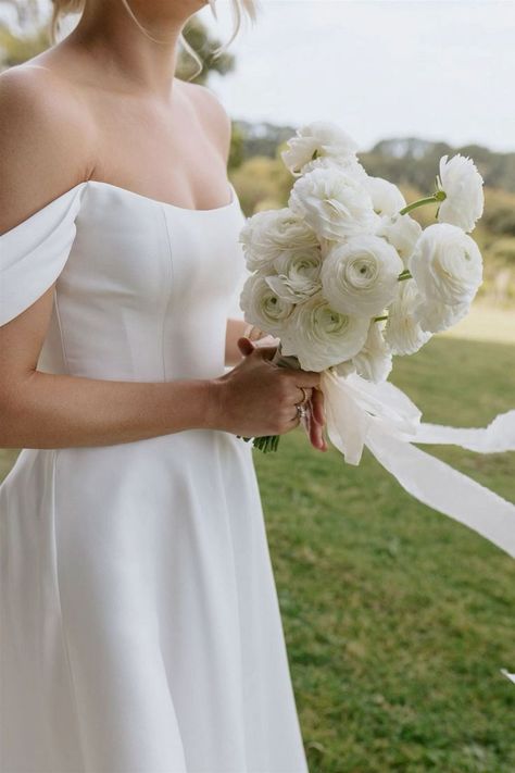 15 stunning single flower variety bridal bouquets Bride Simple Bouquet, Simple Wedding Bouquet Roses, Best Bridal Bouquet Flowers, White Ranunculus Bridal Bouquet, Bride’s Bouquet, White Simple Bridal Bouquet, Single Flower Bridal Bouquet, Ranaculas Wedding Bouquet, Simple White Bouquet Wedding