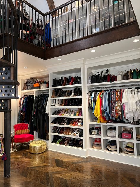 Carrie Bradshaw Closet Walk In, Dream Closet Design Aesthetic, 2 Story Closet, Carla Rockmore, Cozy Cubicle, Closet Office Organization, Kallax Shelving, Inspiring Homes, Second Floor Landing