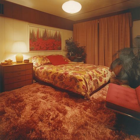 35 Stylish 70s Bedroom Design Ideas To Transport You Back In Time Shag Carpet 70s, 70s Shag Carpet, 70s Circle Bed, 70s House Bedroom, 1970s Bedroom Vintage, 1970s Aesthetic Bedroom, Bedroom In Movies, 70s Eclectic Bedroom, 70s Hotel Aesthetic