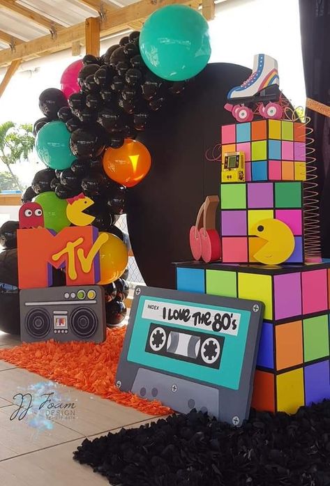 Diy 90s Party, 90s Party Ideas, 90s Party Decorations, Decades Party, 80s Party Decorations, 80s Birthday Parties, 90s Theme Party, 80s Theme Party, 80s Theme