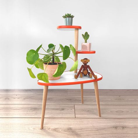 Atomica midcentury modern plant stands Mid Century Modern Plants, Mid Century Plants, Retro Interior Design, Modern Plant Stand, Ball Chair, Plant Table, Mid Century Modern Interiors, Vinyl Storage, Plant Stands