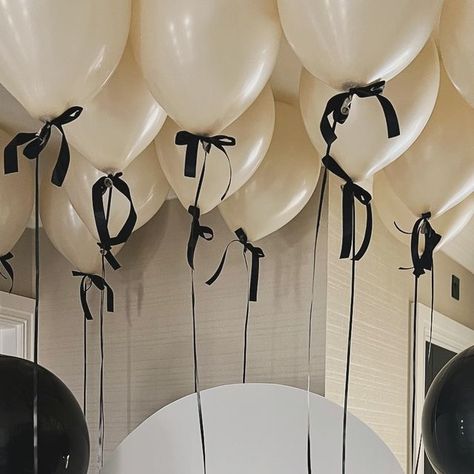 Bexley confetti Balloons - Balloons and Balloon training on Instagram: "Bringing baby home in style 🖤" Balloon Aesthetic Birthday, White Balloons Black Ribbon, Birthday 2024 Ideas, White Balloons With Bows, 20 Balloons Birthday, Sister Birthday Decoration Ideas, Cute Birthday Celebration Ideas, Minimal Balloon Decor, 20 Year Old Birthday Party Ideas