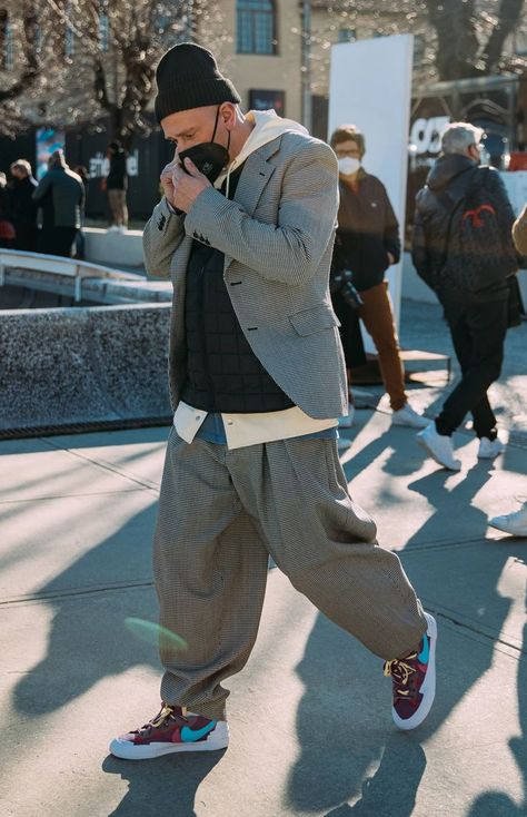 Balloon Pants Outfit Men, English Clothes, Casual Edgy, Balloon Pants, Pants Outfit Men, Dapper Dudes, Street Style Outfits Men, Mens Winter Fashion, Clothing Essentials