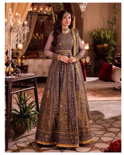 "CHANDNI RAATEIN Luxury Wedding Collection 10 designs x 1 color 10 suits in a set Avg. Retail: 12,930/- Total Set Retail: 129,300/- B O O K I N G O P E N!!"". +923314747413 +971554747413 WhatsApp Group https://chat.whatsapp.com/CfQPzYYgd7tEIc2xetIdfD Instagram https://www.instagram.com/lessforbrandspk/ Facebook https://www.facebook.com/lessforbrandspk Website https://lessforbrands.com Email info@lessforbrands.com #pakistanifashion #pakistan #pakistaniwedding #fashion #pakistanistreets... Maxi Pakistani, Pakistani Dresses Party, Batik Print Dress, Grey Gown, Indian Anarkali, Lehenga Jewellery, Saree Sale, Asim Jofa, Lehenga Style