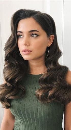 Wedding guest hairstyle - hollywood waves Hollywood Wedding Hair, 13 Hairstyles, Formal Event Hair, Hair Down Styles, Bridesmaid Hair Inspo, Event Hairstyles, Sports Illustrated Models, Guest Hair, Curly Wedding Hair