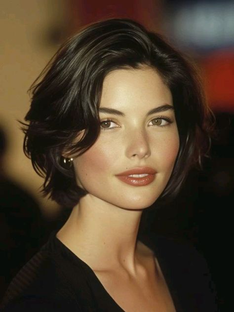 Women Short Hair Round Face, Short Haircuts For Round Face Women, Dark Hair For Green Eyes, Italian Bob Side Part, Short Haircuts For Women With Round Face, Italian Bob Round Face, Dark Brown Hair Short Haircut, Haircuts For Round Faces Women, 90s Short Bob Round Face