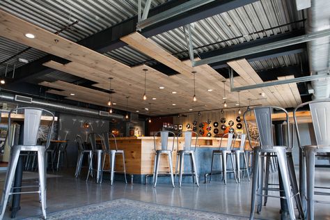 Taproom Design Brewery, Tap Room Design, Taproom Design, Taproom Ideas, Ceiling Accent, Brewery Interior, Beer Room, Brewery Decor, Brewery Ideas