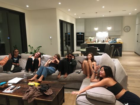 House With Friends Aesthetic, Sharing An Apartment With Friends, Friends On Couch Aesthetic, Friends At Home, Lots Of Friends, Friends In Apartment Aesthetic, Friends House, Living In An Apartment With Friends, Living With Friends