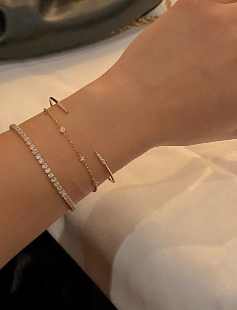 Elegant Hand Jewelry, Hand Stacking Bracelet, Dream Bracelet Stack, Diamond Bracelets Stack, Minimalist Bracelet Stack, Classy Bracelet Stack, Hand Jewelry Aesthetic, Accesories Outfit Jewelry, Dainty Aesthetics