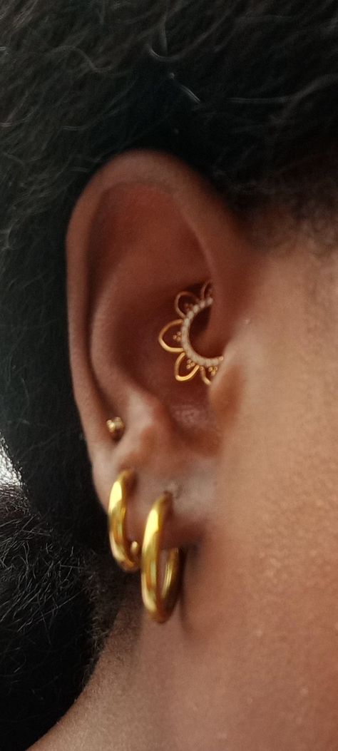 #curatedear #daith #triplelobe insta: @just.yamu Earrings For Daith Piercing, Daith Piercing Jewelry Stud, Daith Ring Gold, Sun Daith Piercing, Small Daith Piercing, Daith Piercing Black Women, Daith Piercing Jewelry Gold, Gold Daith Piercing, Daith Piercing Jewelry Simple