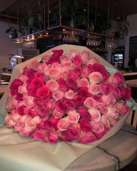 Rosen Box, Luxury Flower Bouquets, Boquette Flowers, Flowers Bouquet Gift, Nothing But Flowers, Flower Therapy, Beautiful Bouquet Of Flowers, Luxury Flowers, Beautiful Bouquet