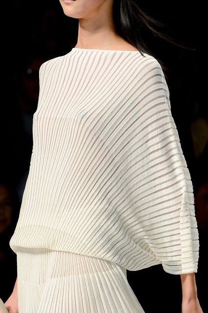 Detail Couture, Isadora Duncan, Pleated Dresses, Looks Style, Issey Miyake, Milan Fashion, Fashion Details, Sewing Ideas, Fashion Week Spring