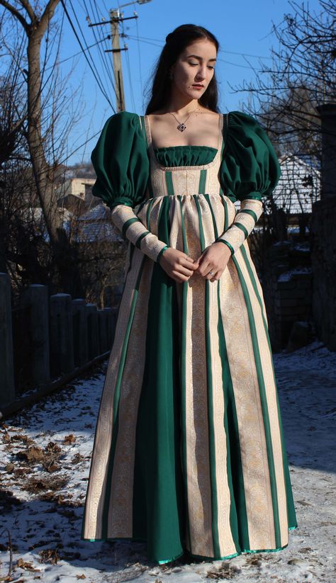 crafts-chicks-and-cats: “  This Green Dress was designed, drafted and sewn by me, I created the pattern and it was 100% hand sewn. Follow me for historical garments and renaissance inspired dresses. I’m also open for commissions! ” Luxury Baroque Medieval Dress Costume, Gamevof Thrones Dresses Inspired, 1800 Green Dress, Fair Outfits, Plum Dress, Fantasy Gowns, Medieval Dress, Medieval Fashion, Fantasy Dress