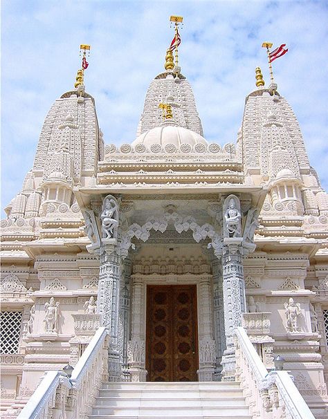 Temple Entrance - Bartlett Plaster Carving, Temple Entrance, Temple Ideas, Archway Decor, Sacral Architecture, Template Images, Ganpati Decoration At Home, Indian Temple Architecture, House Outer Design