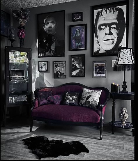 Goth Living Room, Casa Rock, Gothic Living Room, Horror Room, Gothic Decor Bedroom, Salon Suites, Dark Home Decor, Goth Home Decor, Dark Home