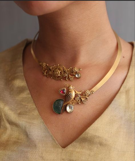 Small Choker Necklace Indian Gold, Nizam Jewellery, Western Necklace, Neck Pieces Jewelry, Antique Necklaces Design, Fancy Jewelry Necklace, Modern Gold Jewelry, Antique Jewellery Designs, Jewelry Set Design