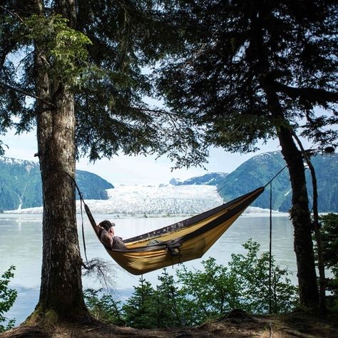 Indoor Hammock, Art Of Manliness, Popular Mechanics, Hammock Camping, How To Be Likeable, Outdoor Survival, Outdoor Art, Tent Camping, Animal Design